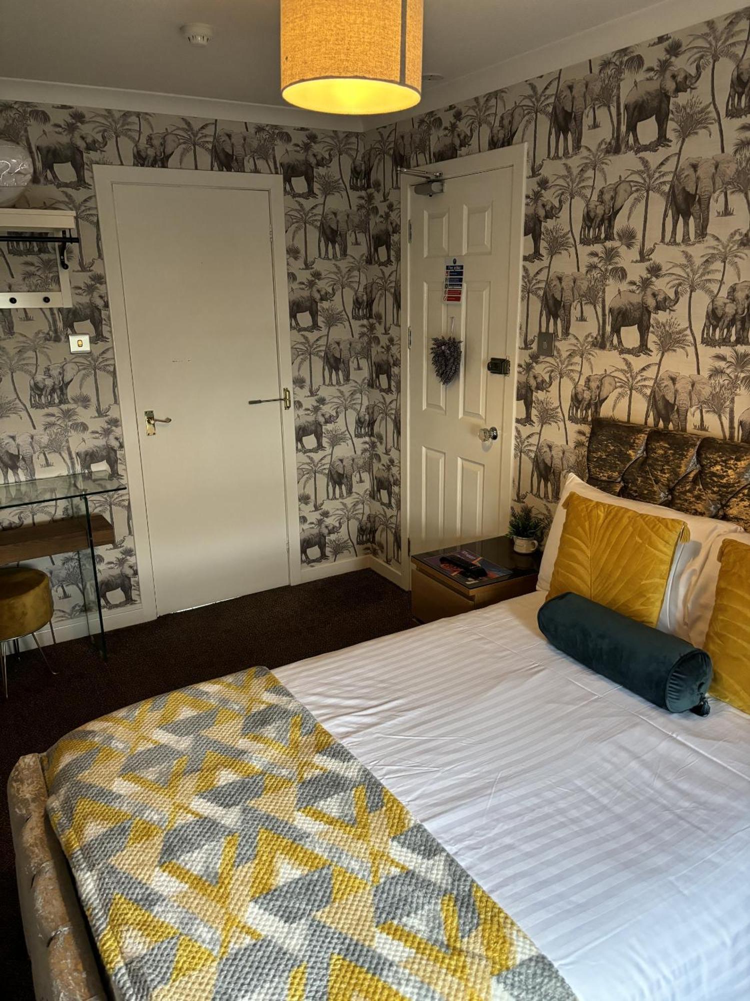 The Blackhorse Accommodation Newton Stewart Dış mekan fotoğraf